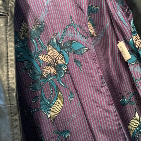 Diesel leather coat used but good condition size M women - Picture 3 of 11